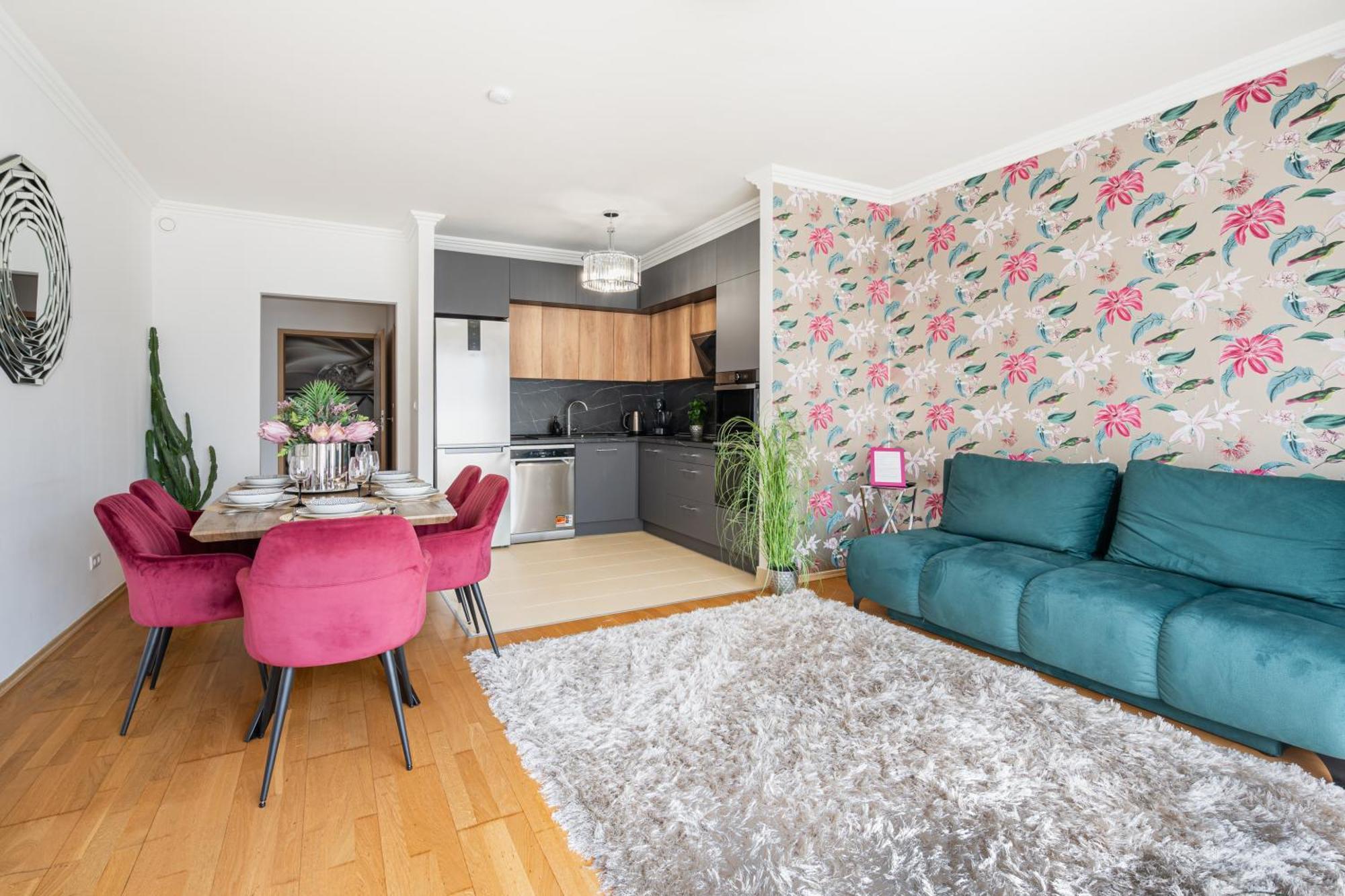 Penthouse Three Bedrooms, Three Balconies Apartment With Free Parking In Kiraly Street 부다페스트 외부 사진